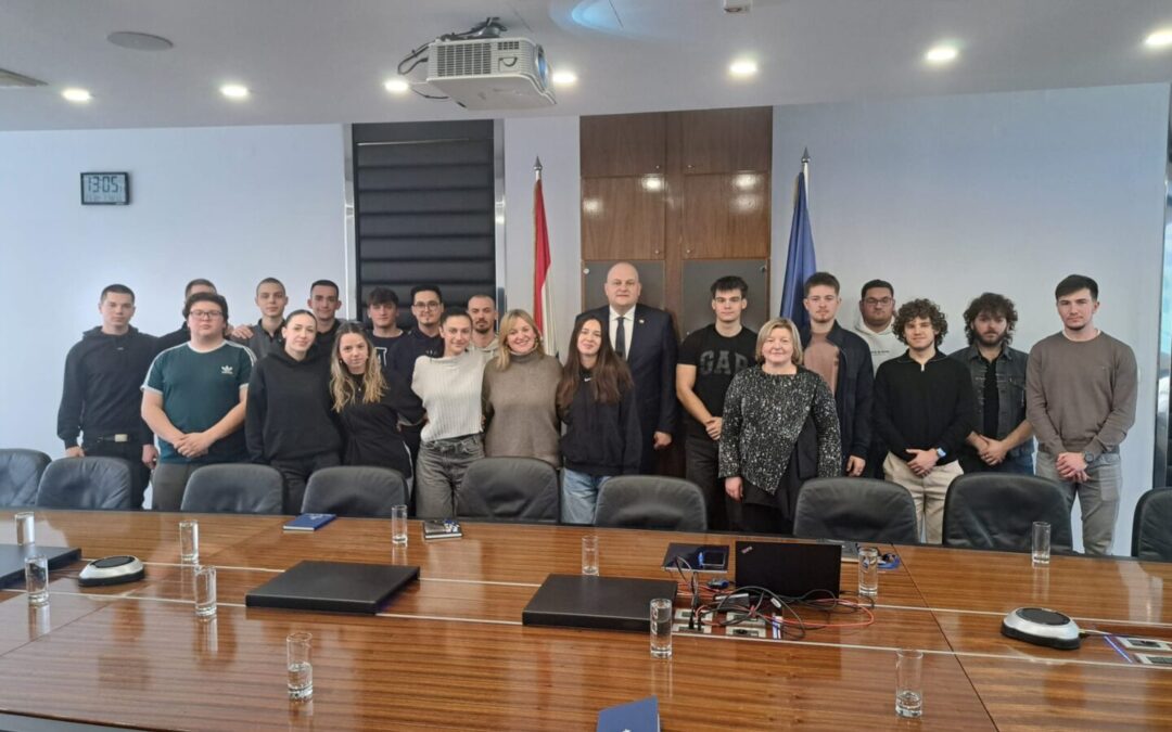 Učenici I. tehničke škole Tesla u posjetu Ministarstvu gospodarstva